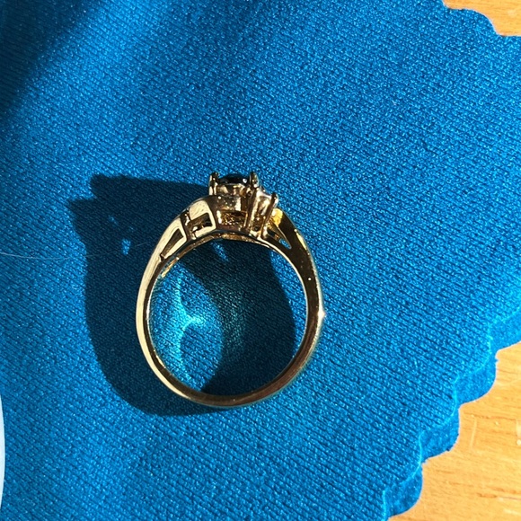 Gold tone Ring with Garnet & crystal accents - Picture 4 of 4